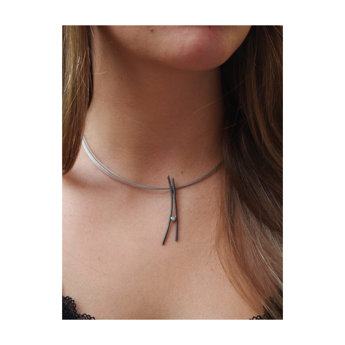 Gargantilla de plata  con diamante