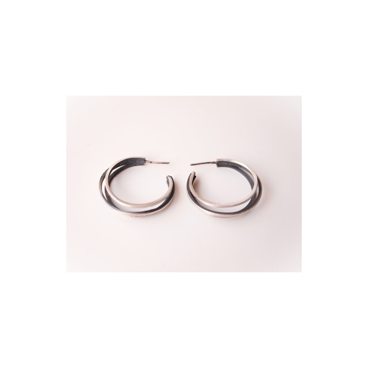 Pendientes de plata en forma de aros Pendientes de plata en forma de aros