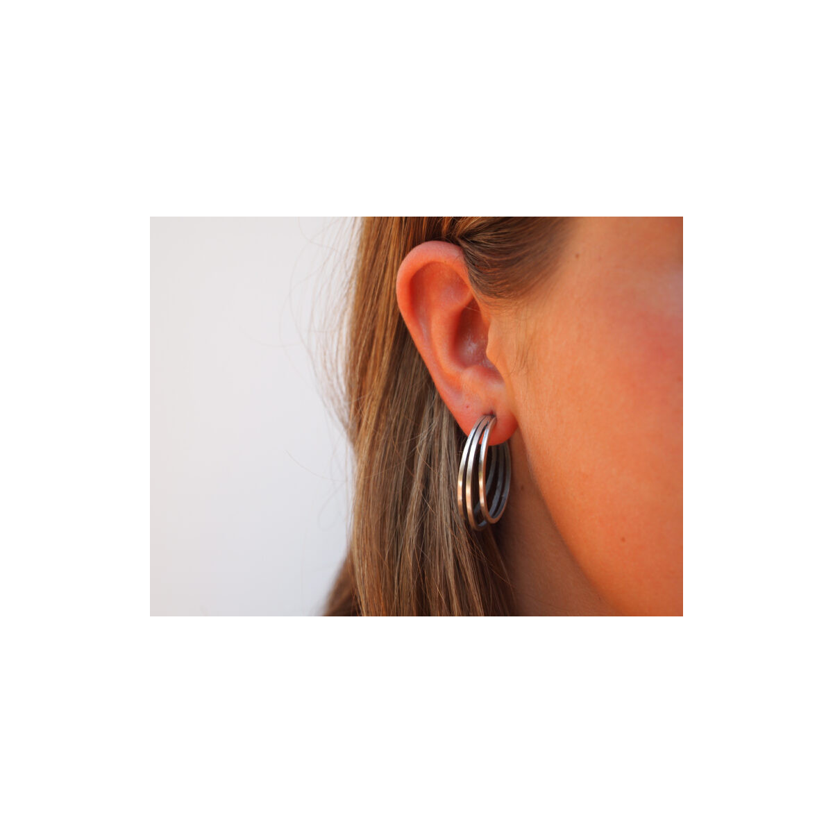 Pendientes de plata en forma de aros Pendientes de plata en forma de aros