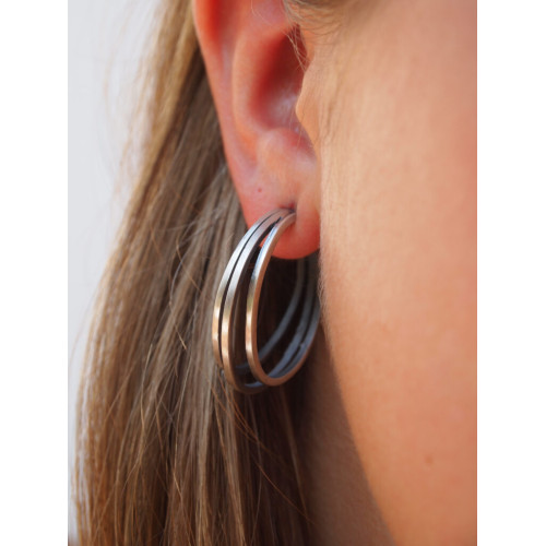 Pendientes de plata en forma de aros Pendientes de plata en forma de aros