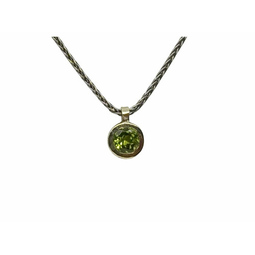 Gargantilla de plata y oro con peridoto