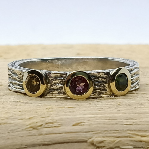 Anillo de plata y oro con turmalinas