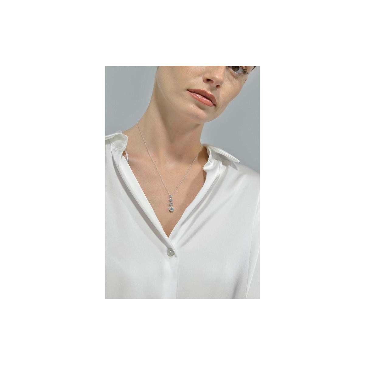 Collar de plata con circonitas