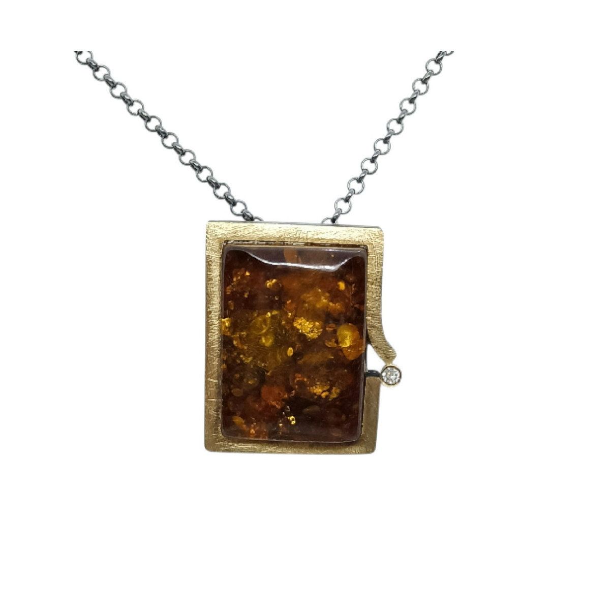 Colgante de plata y oro con ámbar y diamante