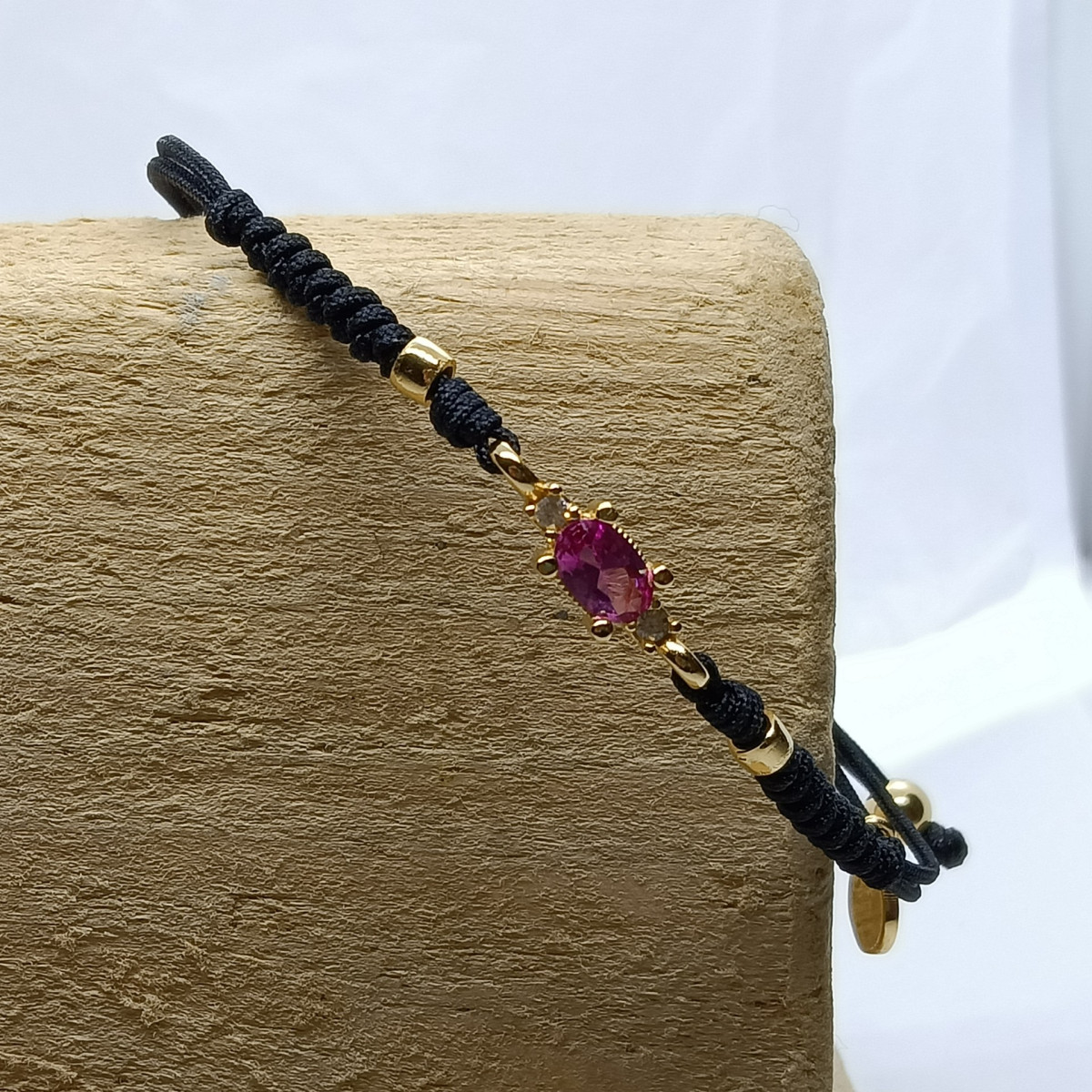 Pulsera de plata con macramé y circonita