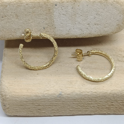Pendientes de plata estilo aros con baño dorado