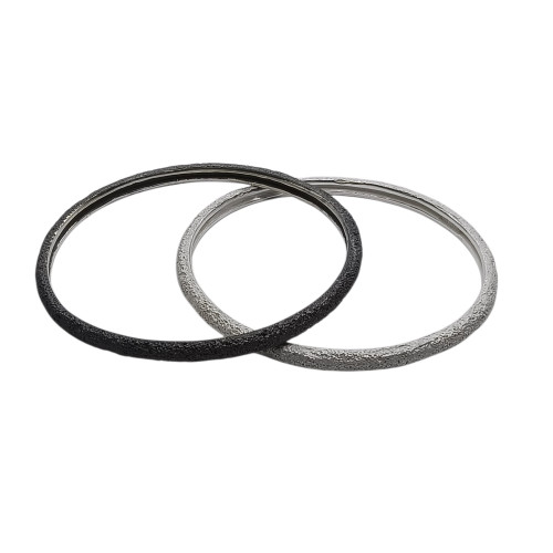 Brazalete rígido de plata