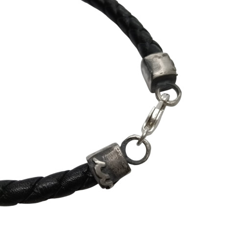 Brazalete de plata y cuero