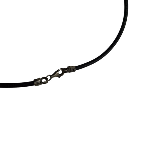 Gargantilla de plata y cuero