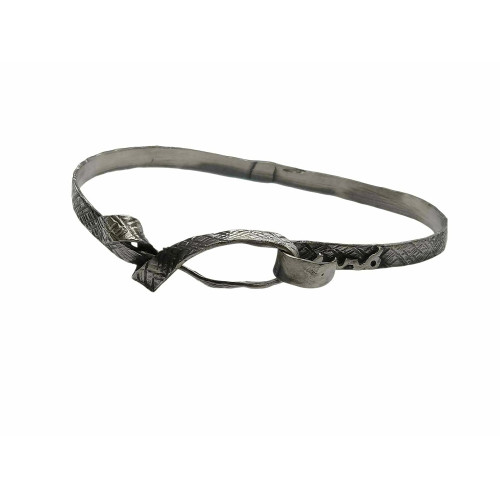 Brazalete rígido de plata