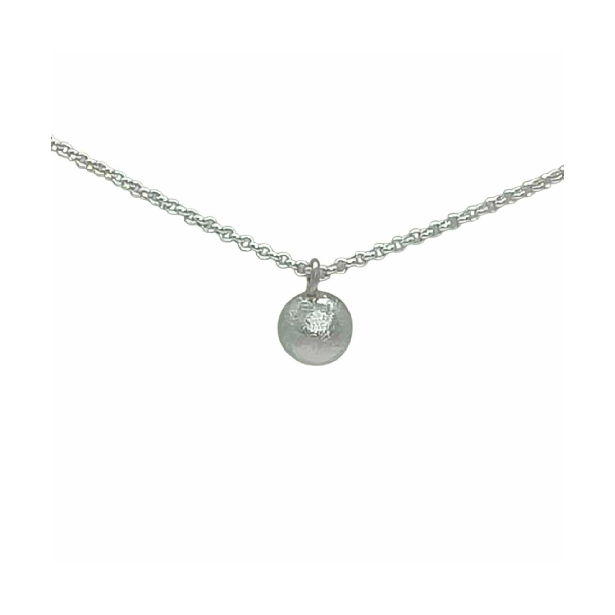 Gargantilla de plata con colgante