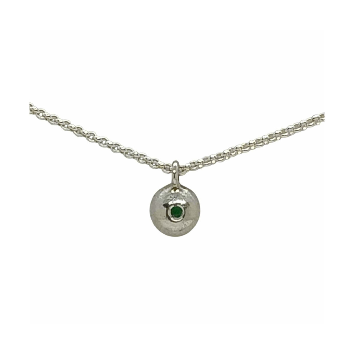 Gargantilla de plata con esmeralda