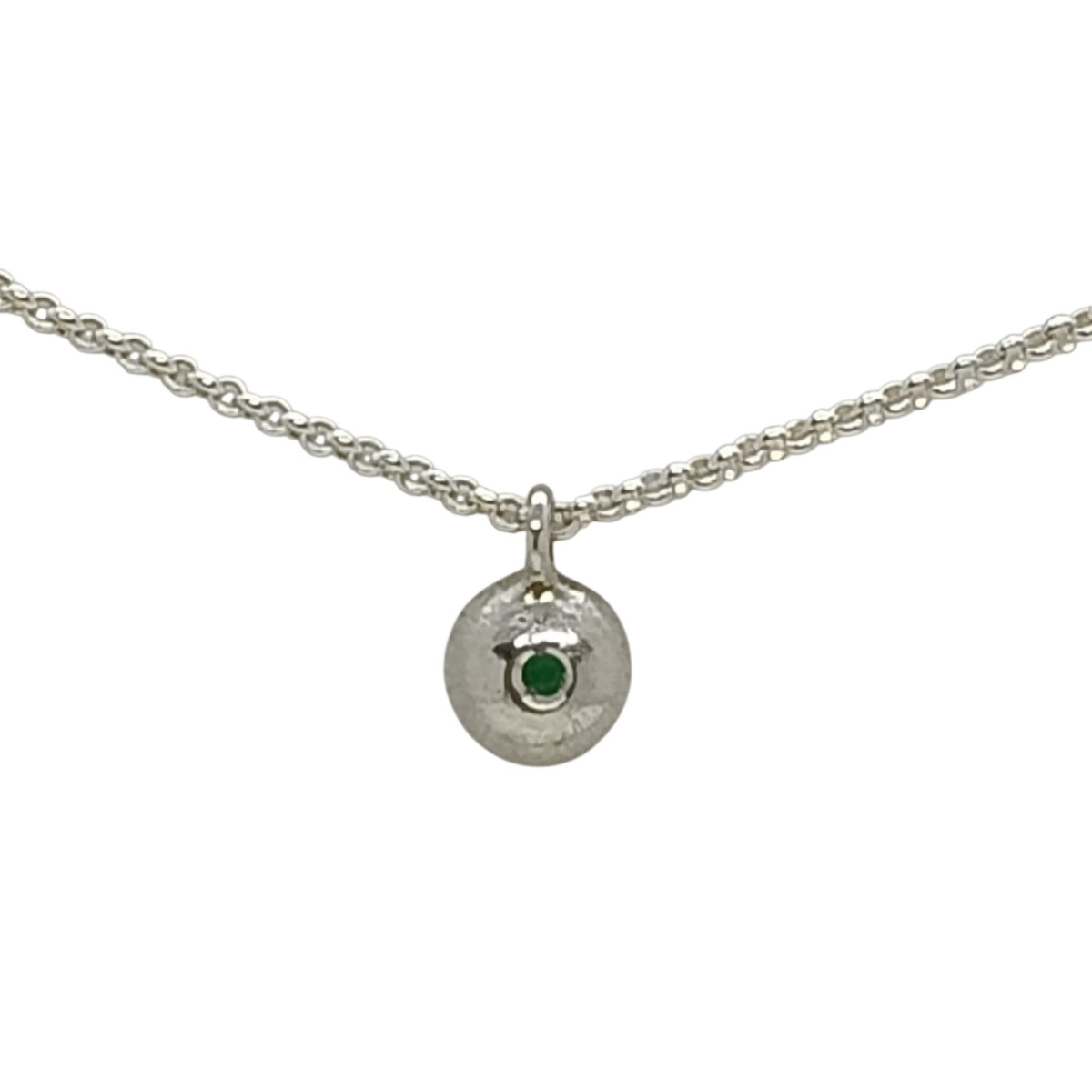 Gargantilla de plata con esmeralda