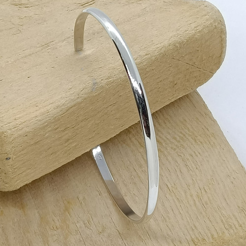 Brazalete rígido de plata