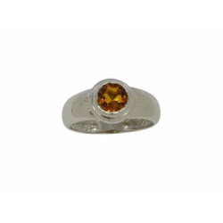 Anillo de oro blanco con citrino naranja