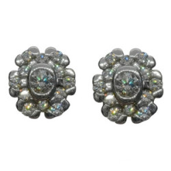 Pendientes en forma rosetón de oro blanco y diamantes