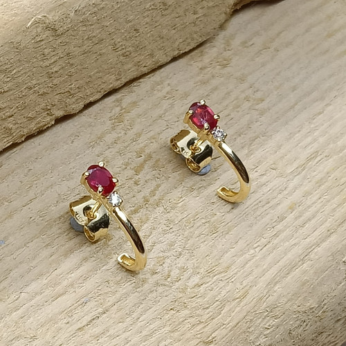 PENDIENTES DE ORO AMARILLO CON RUBÍ y diamantes