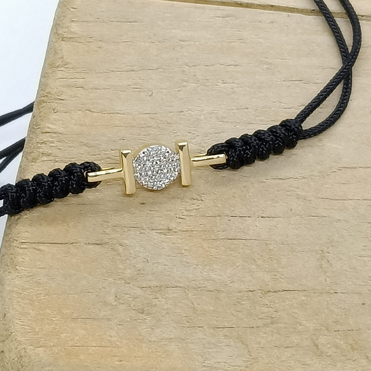 Pulsera de macramé con oro amarillo y oro blanco con diamantes