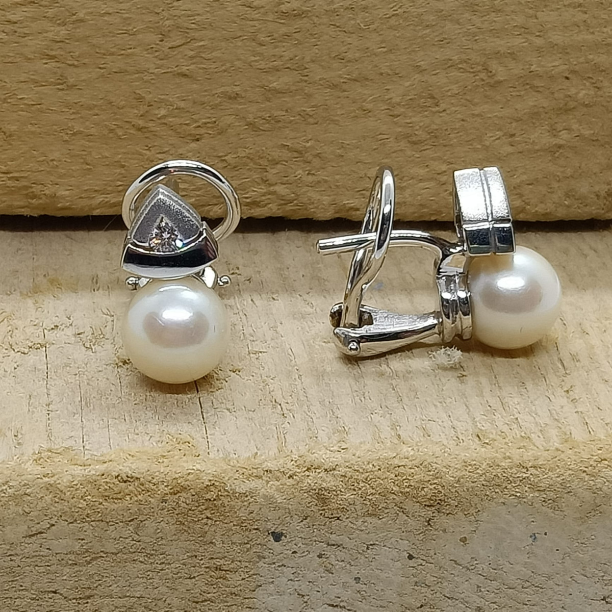 Pendientes tú y yo, oro blanco con diamantes y perlas