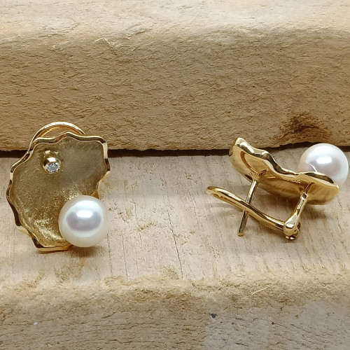 Pendientes de oro amarillo con perlas y diamantes