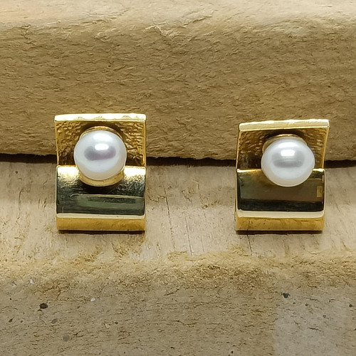 Pendientes de oro amarillo con perlas