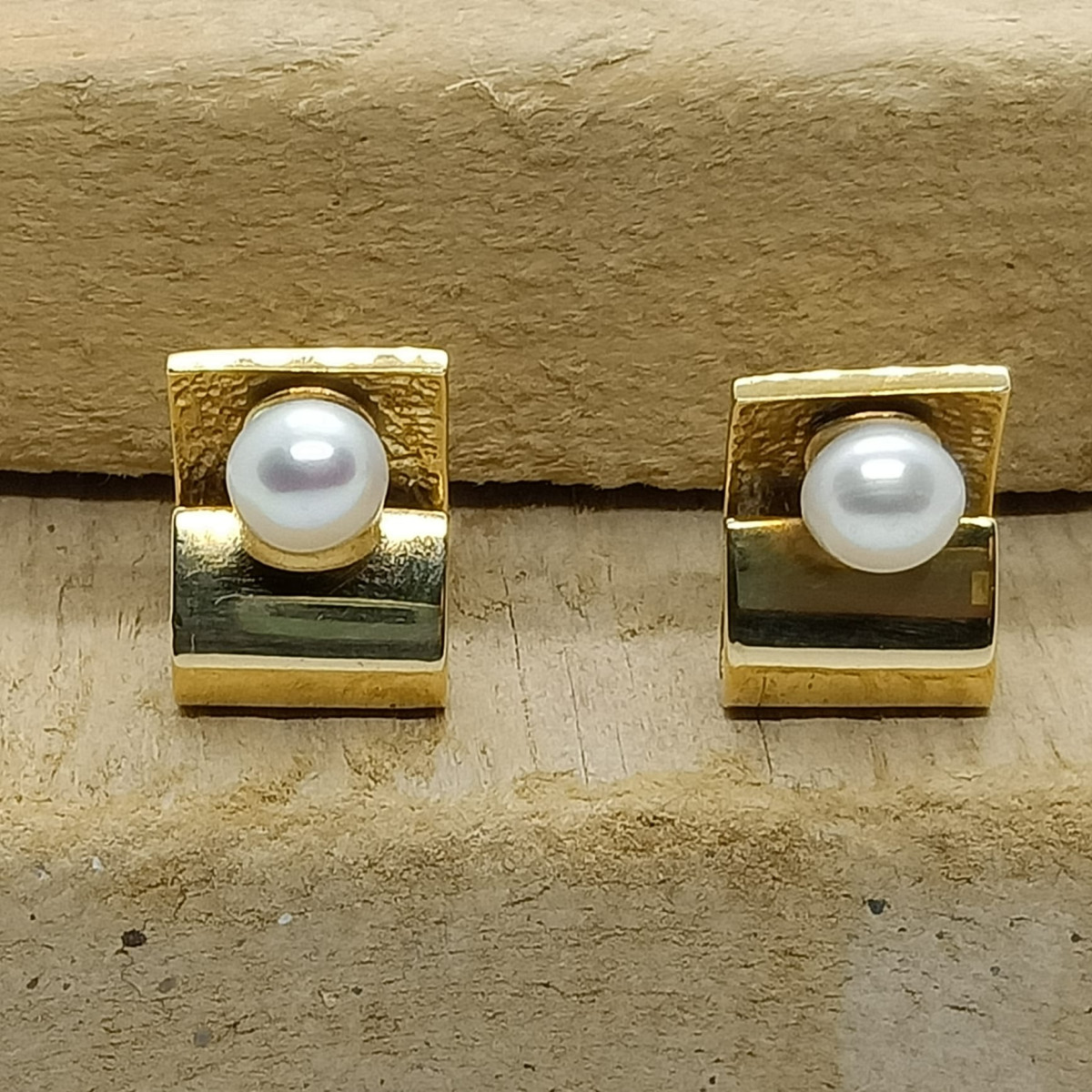 Pendientes de oro amarillo con perlas
