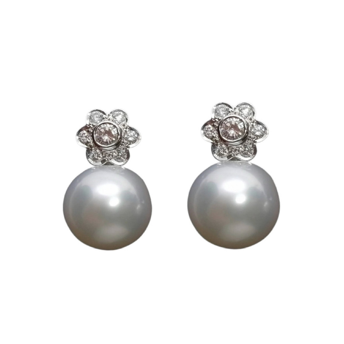 Pendientes con forma de rosetón tú y yo, oro blanco con diamantes y perlas australianas