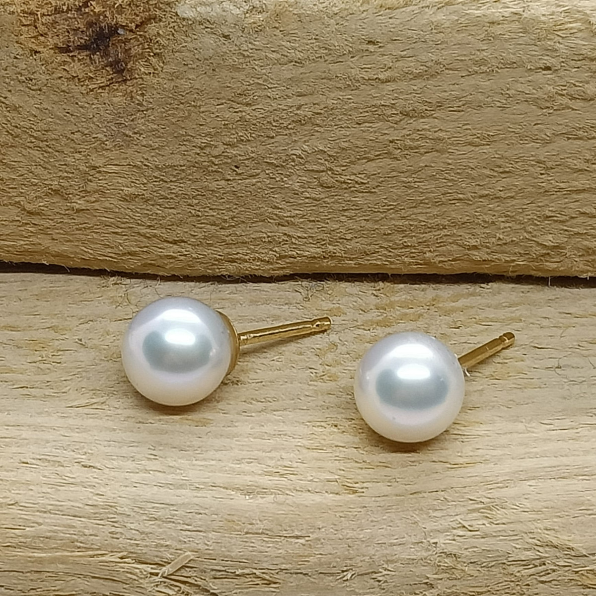 Pendientes de oro con perla natural