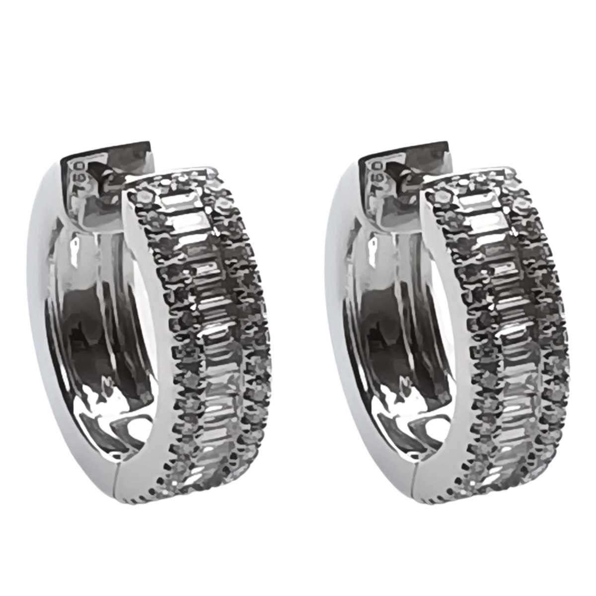 Pendientes de oro blanco y diamantes con forma de aros