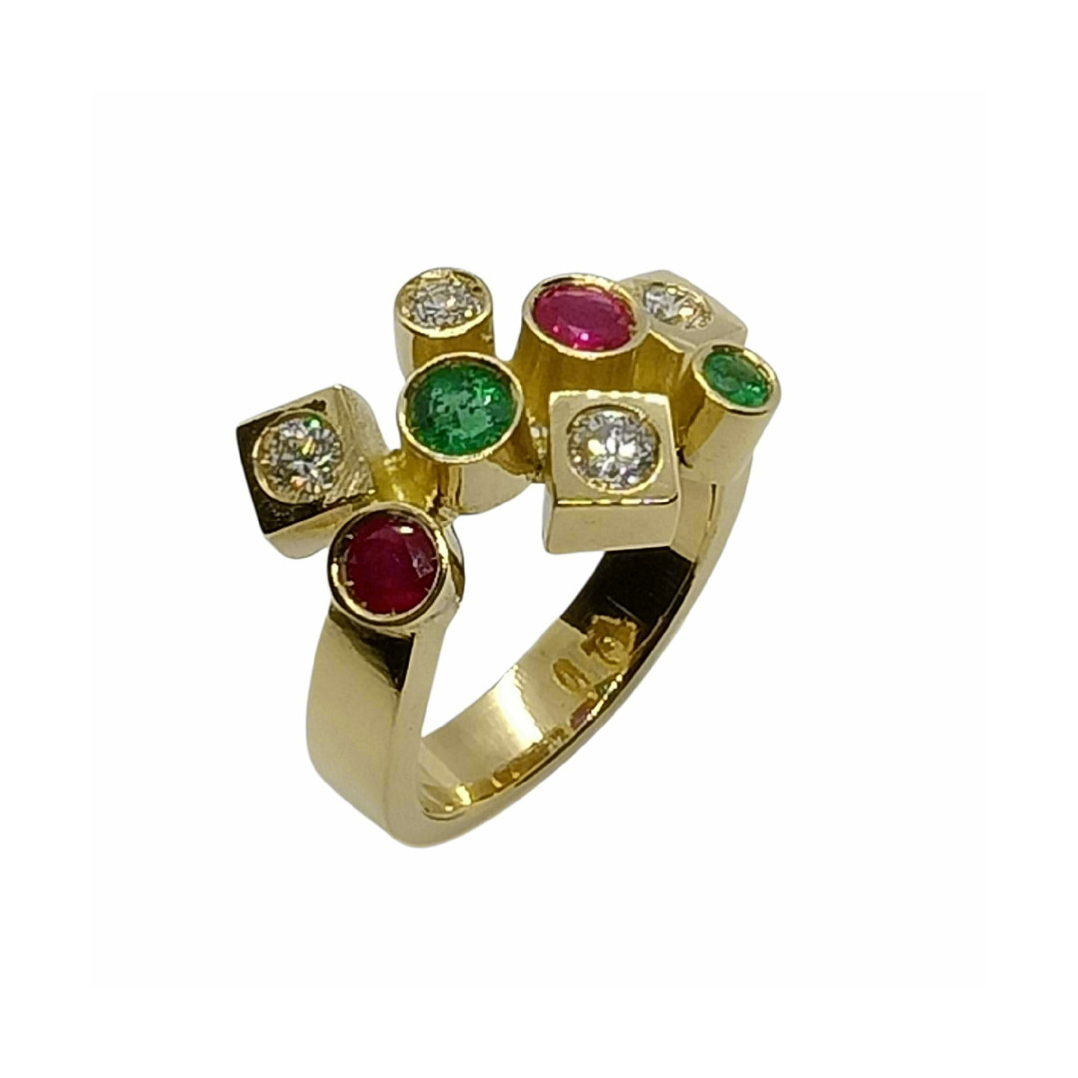 ANILLO DE ORO AMARILLO CON DIAMANTES, RUBÍES Y ESMERALDAS