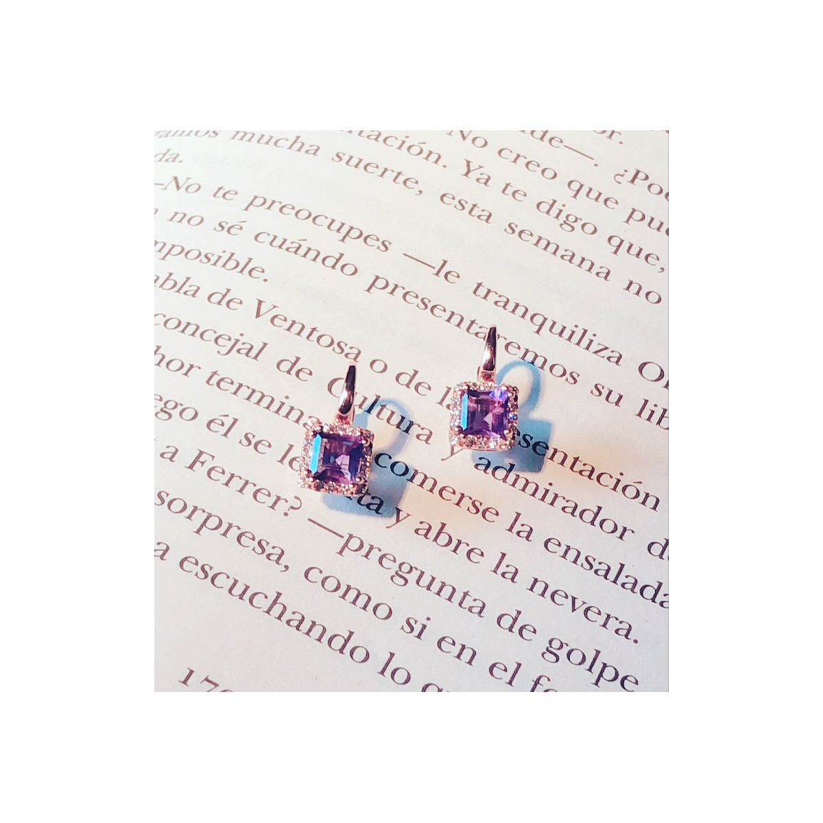 Pendientes de oro rosa con diamantes y amatistas