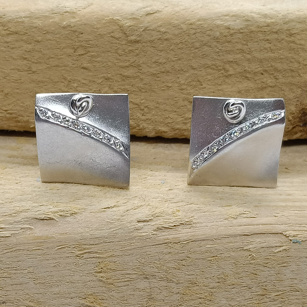 Pendientes de oro blanco y diamantes