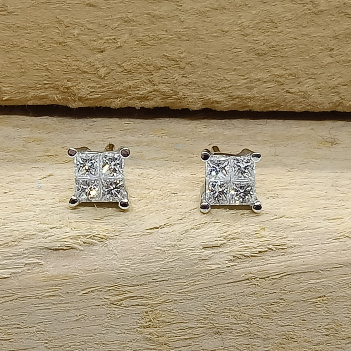 Pendientes de oro blanco y diamantes talla princesa