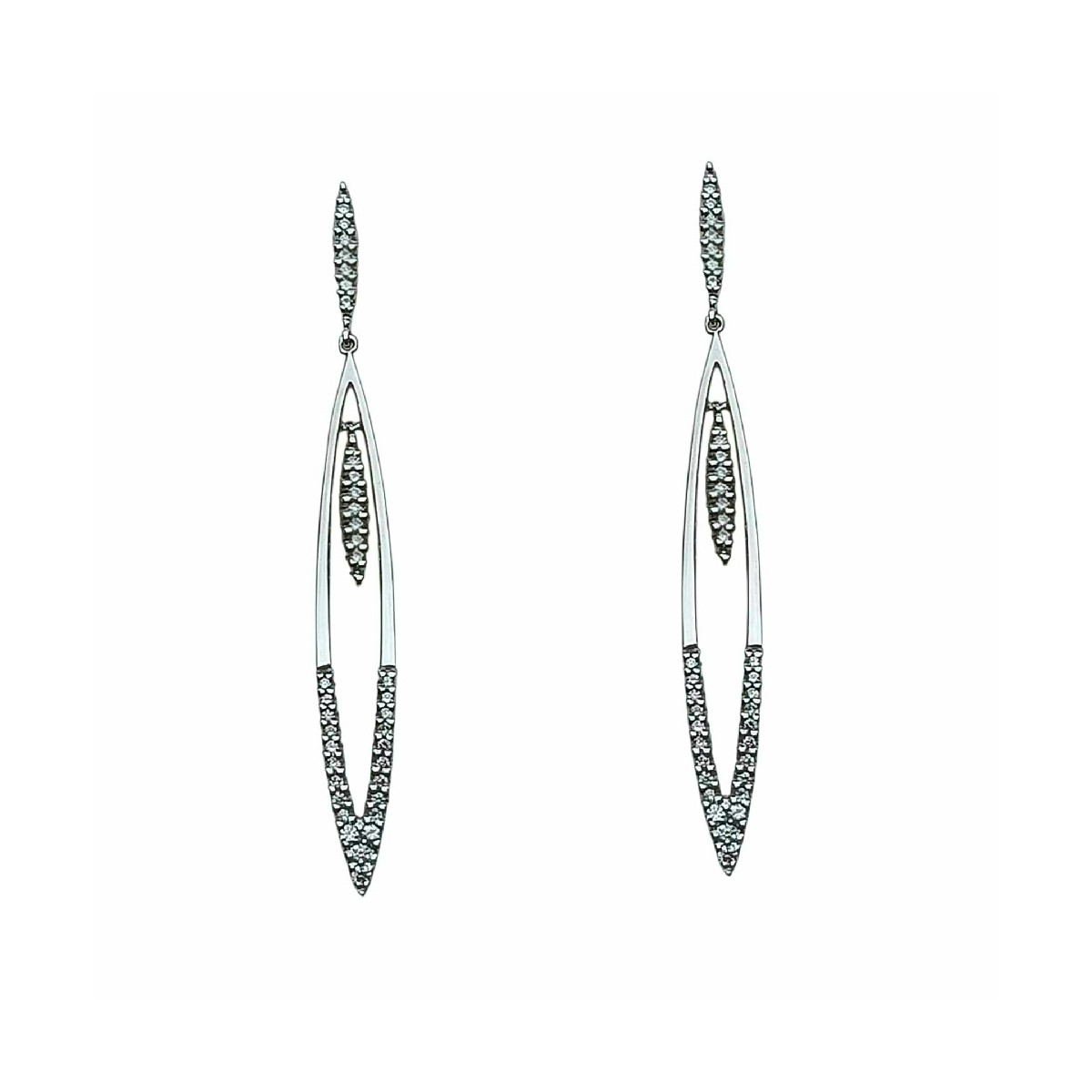 Pendientes largos de oro blanco con diamantes
