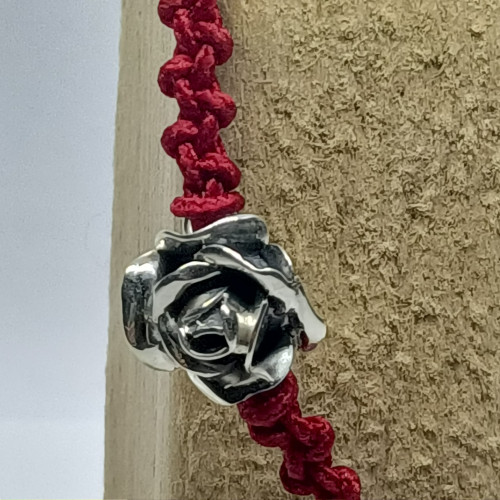 Pulsera de plata con forma de rosa