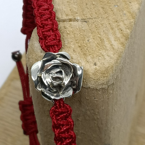 Pulsera de plata con forma de rosa