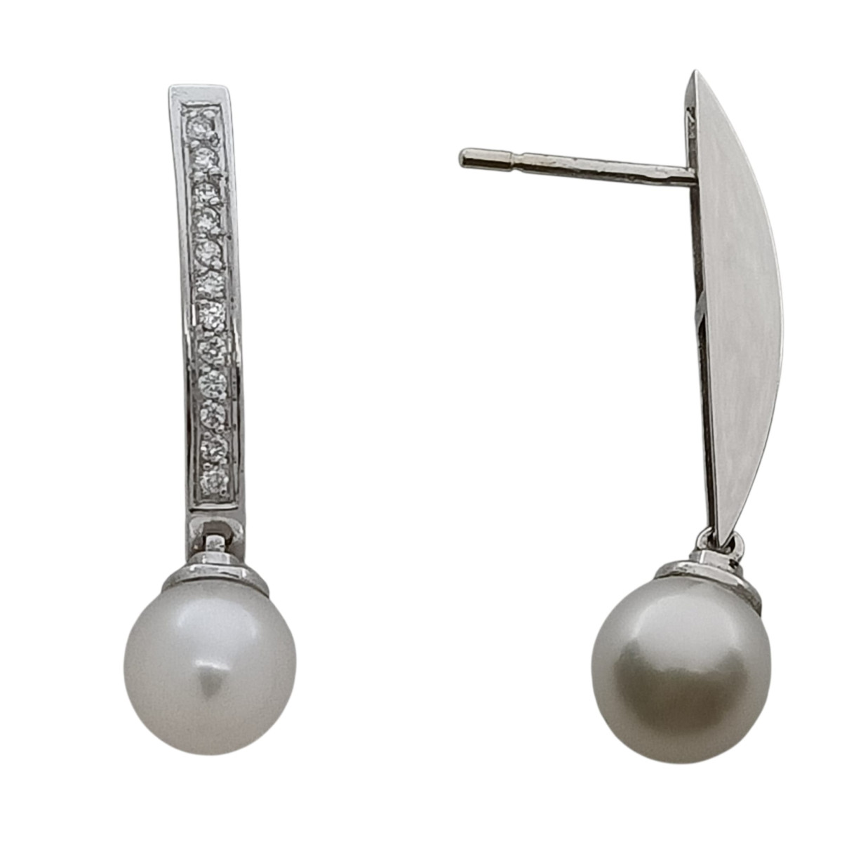 Pendientes largos de oro blanco con perla  y diamantes
