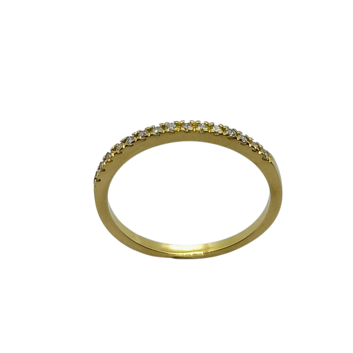 Anillo media alianza de compromiso con diamantes