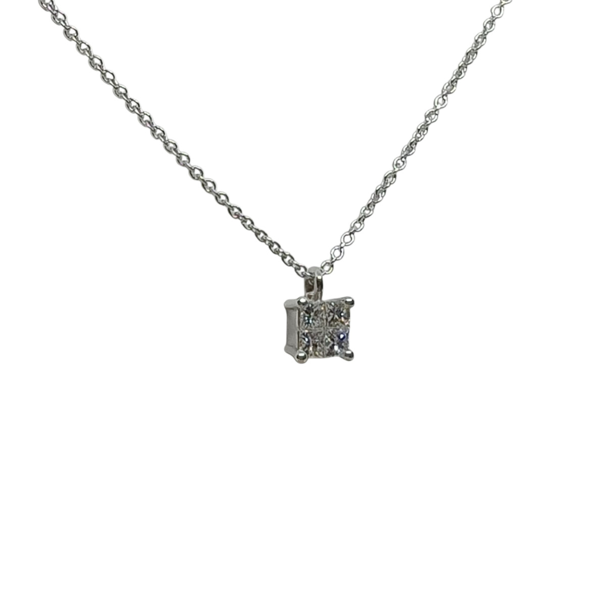 Gargantilla de oro blanco con diamantes talla princesa