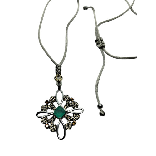 Collar de plata con circonitas y seda