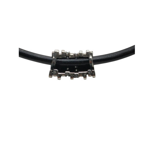 Collar de plata con circonitas y cuero negro