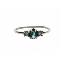 Anillo de plata con circonitas