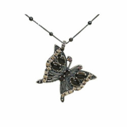 Collar de plata con forma de mariposa y con circonitas