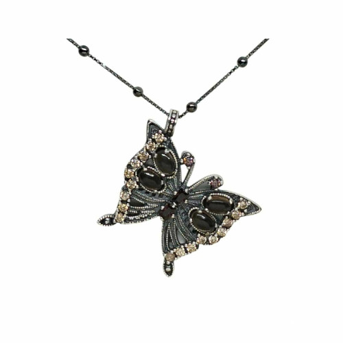 Collar de plata con forma de mariposa y con circonitas