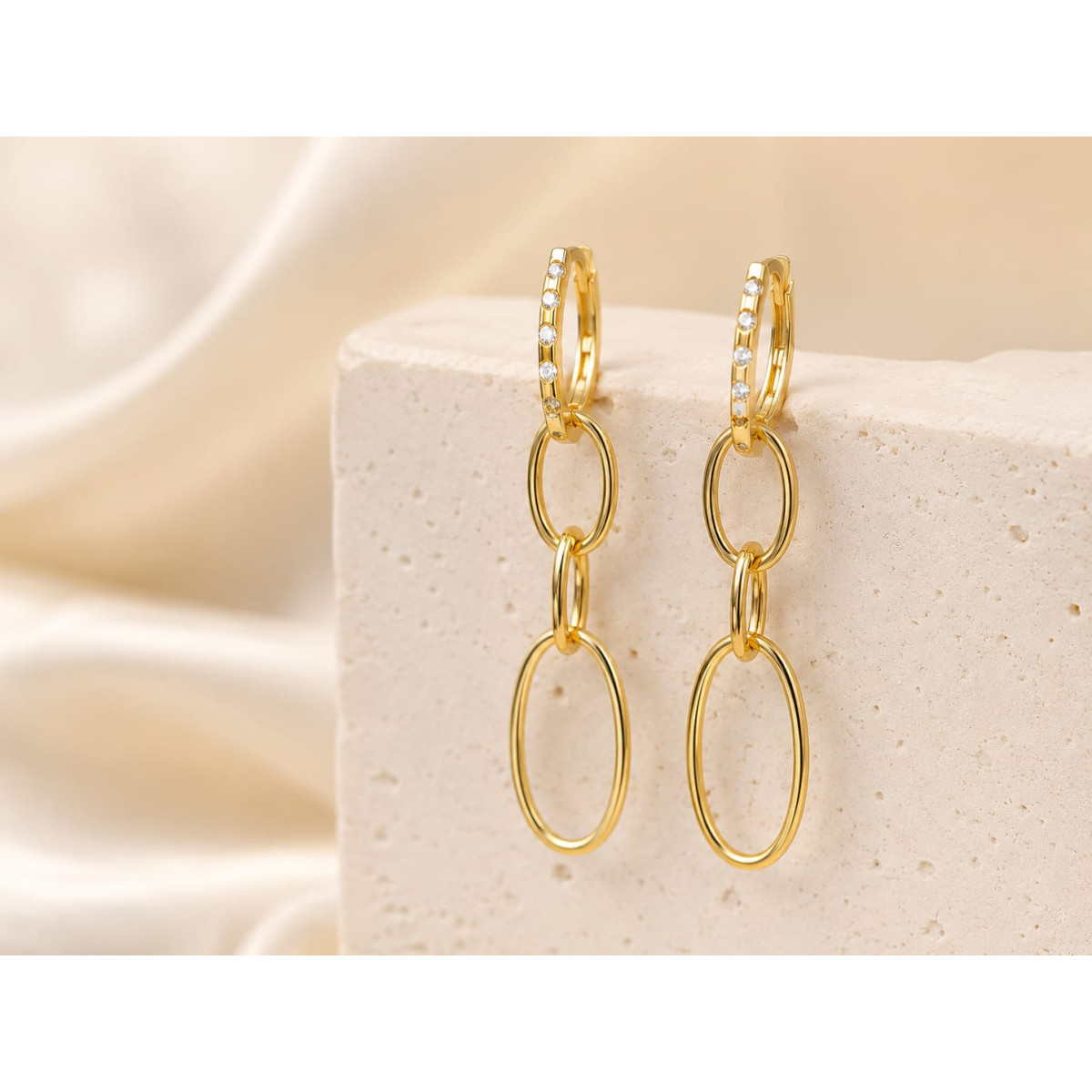 Pendientes de oro amarillo y diamantes