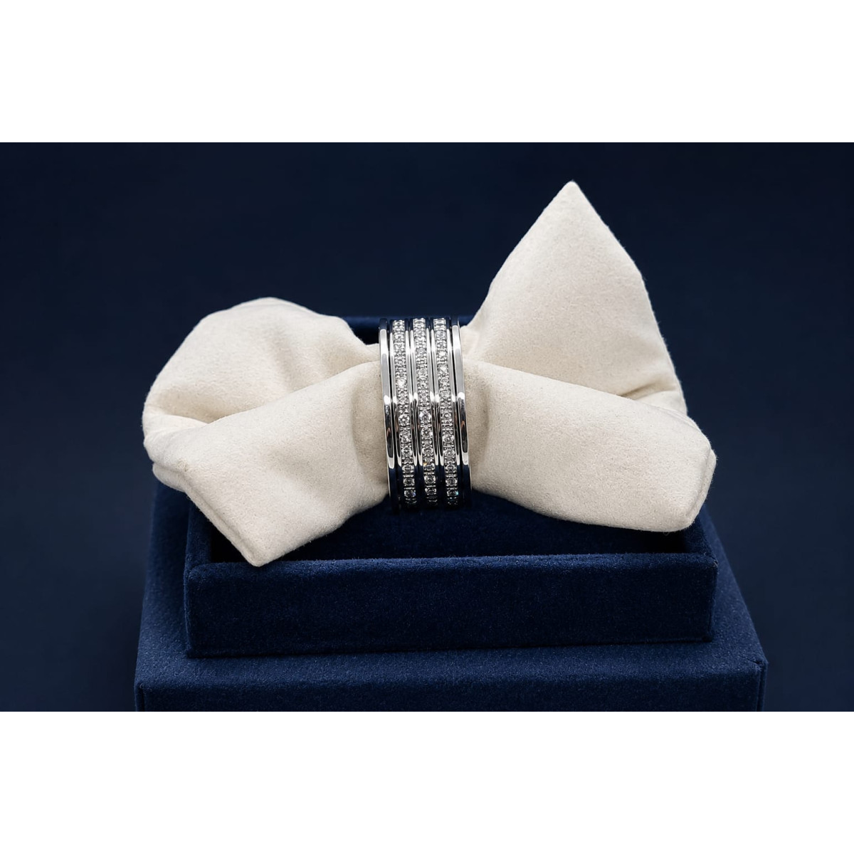 ANILLO DE ORO BLANCO Y DIAMANTES