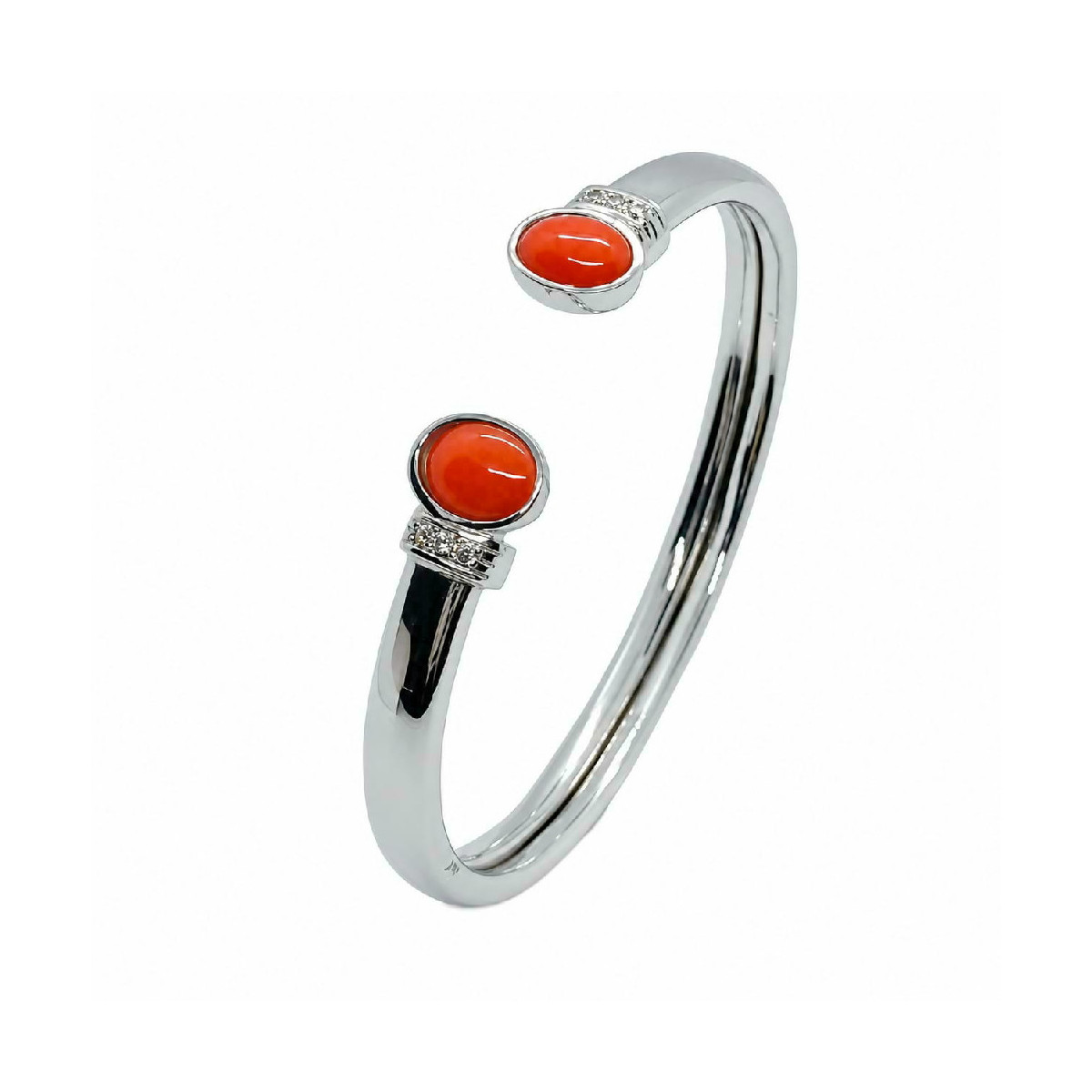 BRAZALETE RÍGIDO DE ORO BLANCO CON DIAMANTES Y CORAL