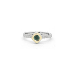 Anillo de plata y oro con esmeralda