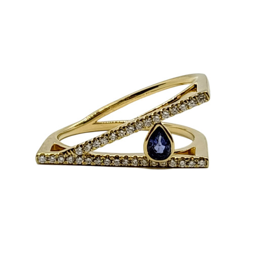 Anillo de oro amarillo con diamantes y zafiro
