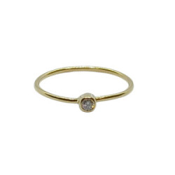anillo de oro amarillo con diamante